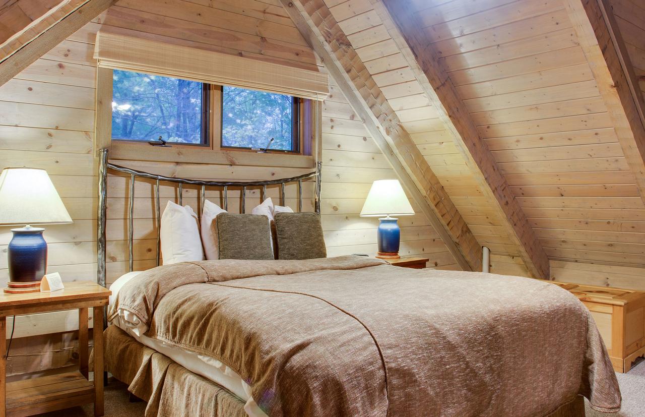 Take a Virtual Tour of the Savage River Lodge and Sleeping Cabins 80031738 Hearthstone Homes